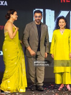 Dia Mirza feet photo 4