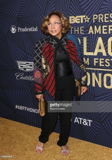 Diahann Carroll feet photo 15