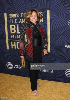 Diahann Carroll feet photo 14