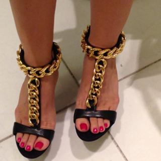 Diala Makki feet photo 5