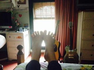 Diana Del Bufalo feet photo thumbnail