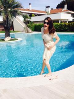 Diana Del Bufalo feet photo thumbnail