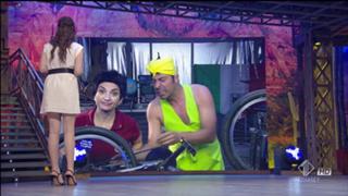 Diana Del Bufalo feet photo thumbnail