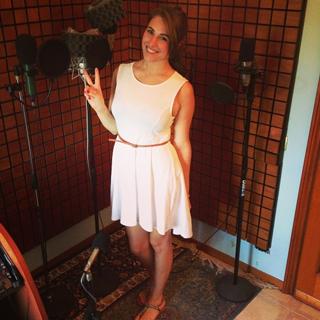 Diana Del Bufalo feet photo thumbnail