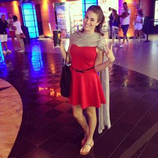 Diana Del Bufalo feet photo thumbnail