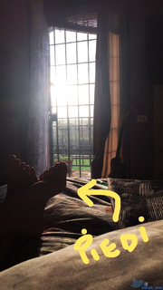 Diana Del Bufalo feet photo thumbnail