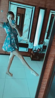 Diana Del Bufalo feet photo thumbnail