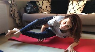 Diana Del Bufalo feet photo thumbnail