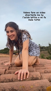 Diana Del Bufalo feet photo thumbnail