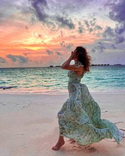 Diana Del Bufalo feet photo thumbnail