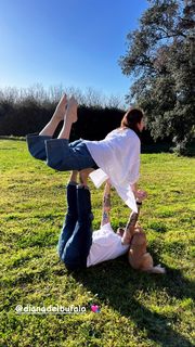 Diana Del Bufalo feet photo thumbnail