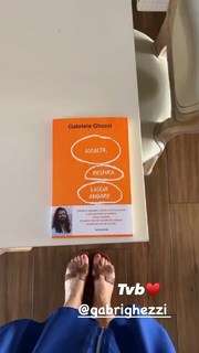 Diana Del Bufalo feet photo thumbnail