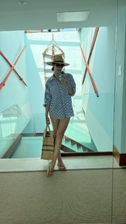 Diana Del Bufalo feet photo thumbnail