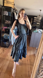 Diana Del Bufalo feet photo thumbnail