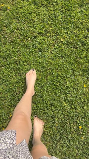 Diana Del Bufalo feet photo thumbnail