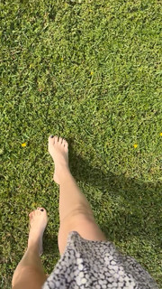 Diana Del Bufalo feet photo thumbnail