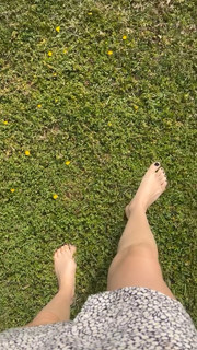 Diana Del Bufalo feet photo thumbnail