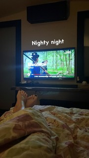 Diana Del Bufalo feet photo thumbnail