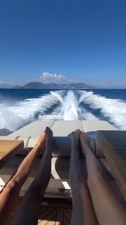 Diana Del Bufalo feet photo thumbnail