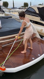 Diana Del Bufalo feet photo thumbnail