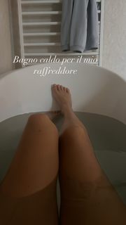 Diana Del Bufalo feet photo thumbnail