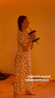 Diana Del Bufalo feet photo thumbnail