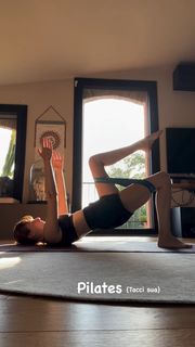 Diana Del Bufalo feet photo thumbnail