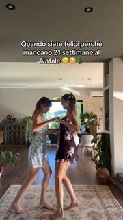 Diana Del Bufalo feet photo thumbnail