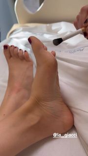 Diana Del Bufalo feet photo 5
