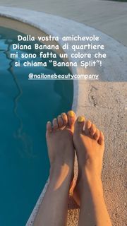 Diana Del Bufalo feet photo 3