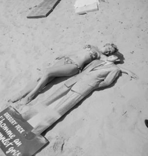 Diana Dors feet photo 20