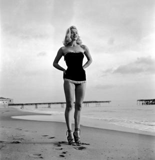 Diana Dors feet photo 18