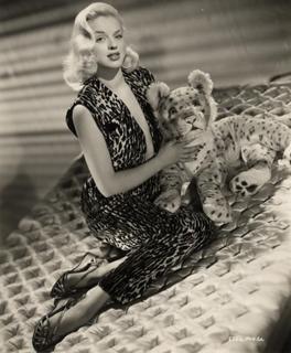 Diana Dors feet photo 8