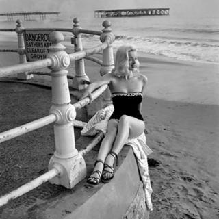 Diana Dors feet photo 18