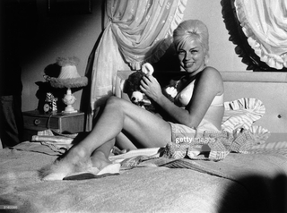 Diana Dors feet photo 10