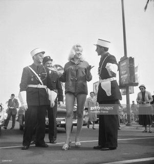 Diana Dors feet photo 1