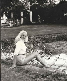Diana Dors feet photo 10