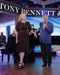 Diana Krall feet photo thumbnail
