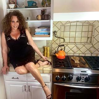 Diana Maria Riva feet photo 12