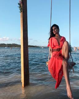 Diana Oliveira feet photo 4