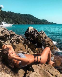 Diana Oliveira feet photo 1