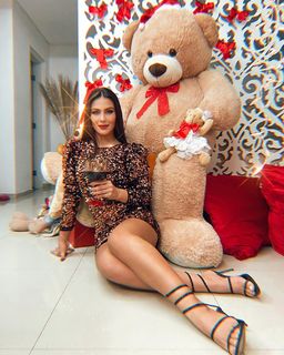 Diana Oliveira feet photo 6