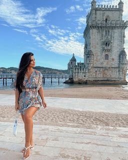 Diana Oliveira feet photo 9