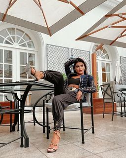 Diana Oliveira feet photo 4