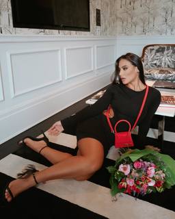 Diana Oliveira feet photo 11