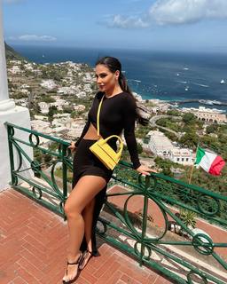 Diana Oliveira feet photo 9