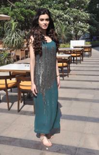 Diana Penty feet photo thumbnail