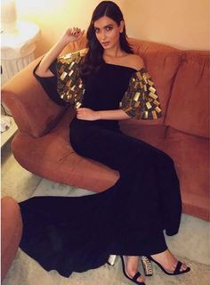 Diana Penty feet photo thumbnail