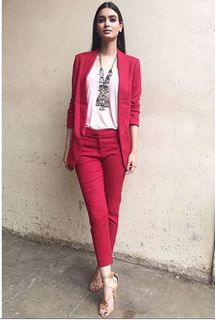 Diana Penty feet photo thumbnail