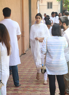 Diana Penty feet photo thumbnail